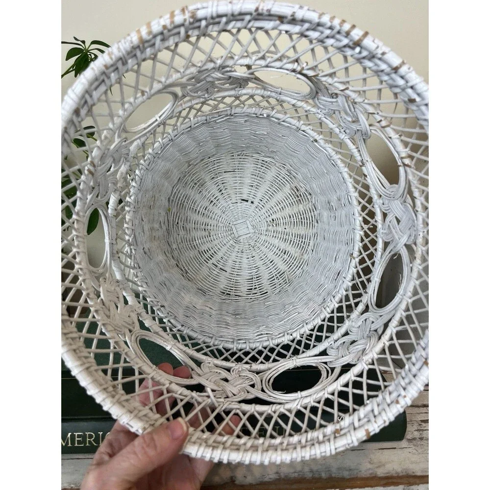 Vintage White Chippy Shabby Chic Woven White Wicker Basket / Boho / Country 10.5